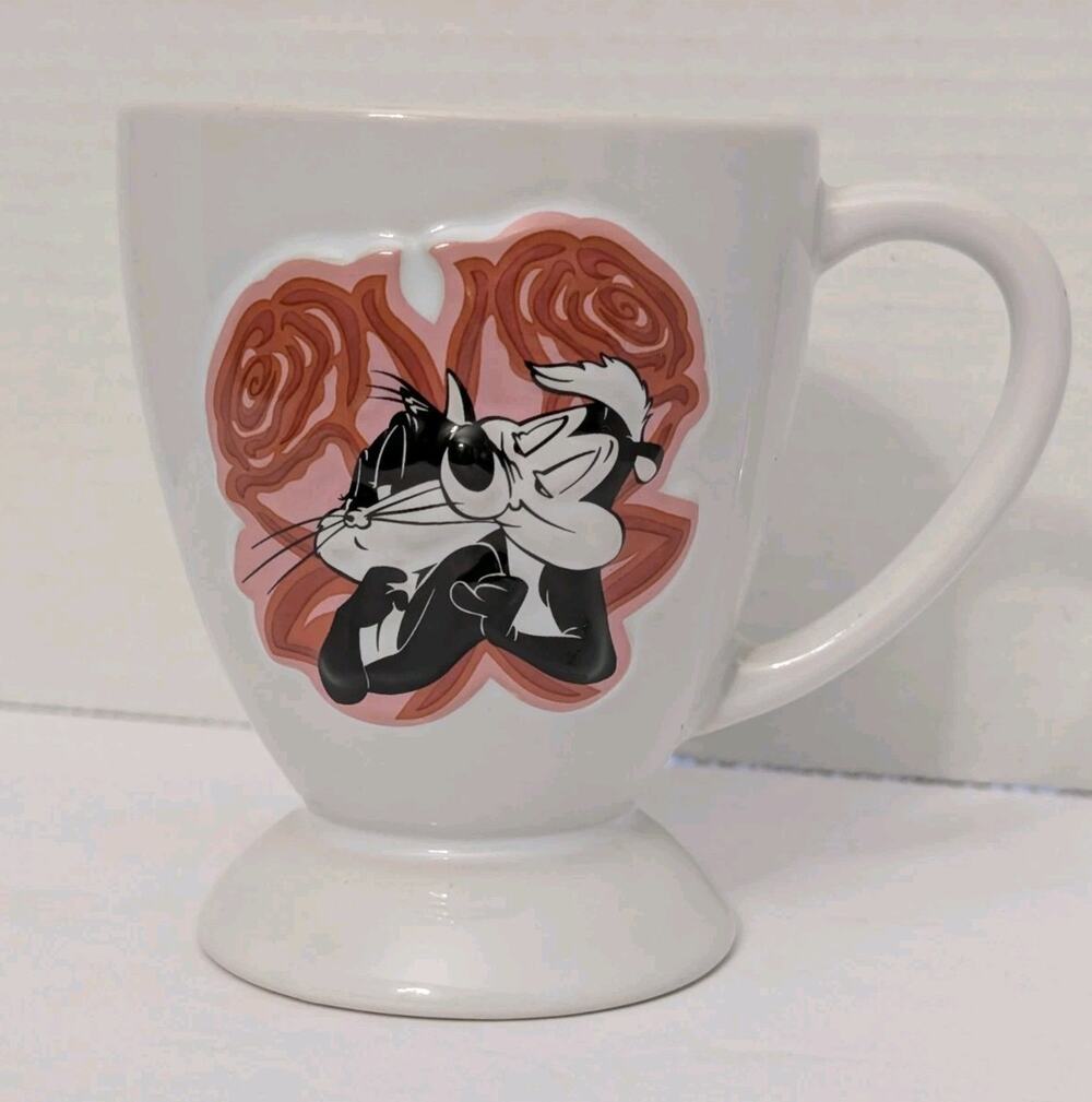 Vintage 2000 Warner Bros. Studio Store Pepe Le Pew & Penelope Pedestal Mug